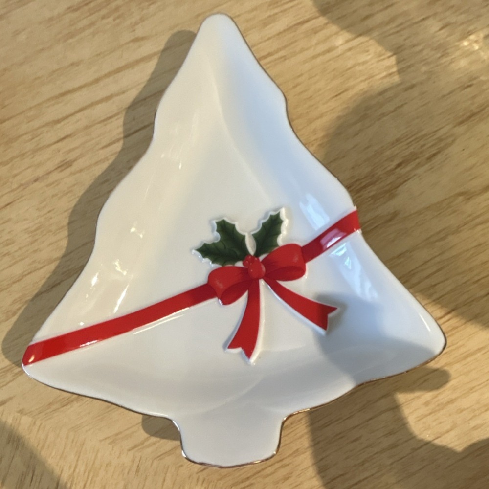 Mount Clemens Pottery Christmas Tree Candy Dish Ceramic Glossy, made in Japan